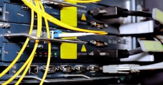 Заказать монтаж сетей в Елизово. Обслуживание ПК, ремонт от 310 руб